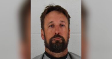 A former Crossroads Christian church pastor has pleaded guilty to the attempted charge of his wife and children.  Pastor Matthew Lee Richards